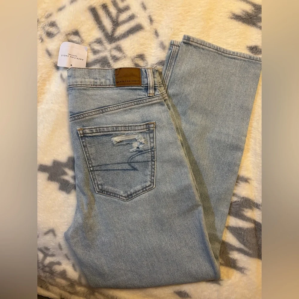 AE Stretch Super High-Waisted Ripped Ankle Straight Jean - Picture 3 of 7